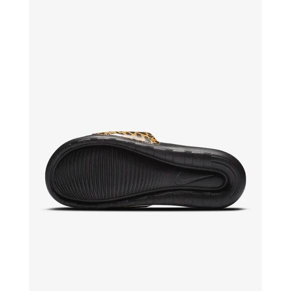 Nike Victori One Slides Womens Size 9 Animal Print Enhanced Comfort Sandals NWT - Picture 3 of 9